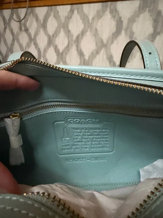 Coach Leather GLOV SW ZIP shoulder Bag - Picture 12 of 14